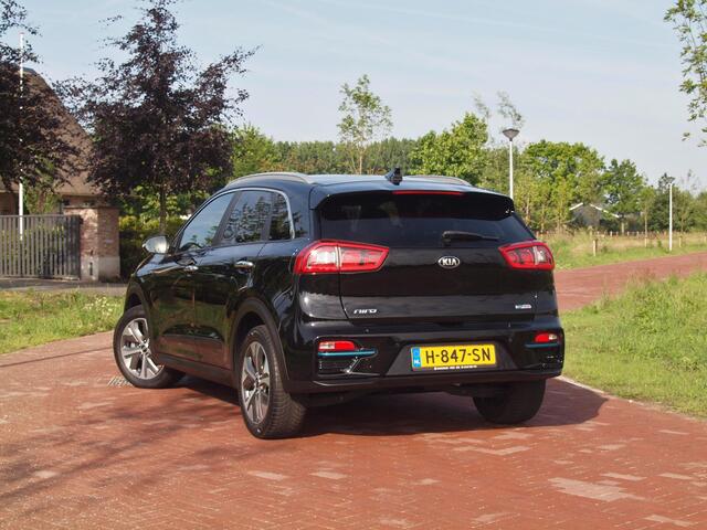 KIA e-Niro ExecutiveLine 64 kWh | Camera | Apple Carplay | Cruise Control | JBL | Leer |