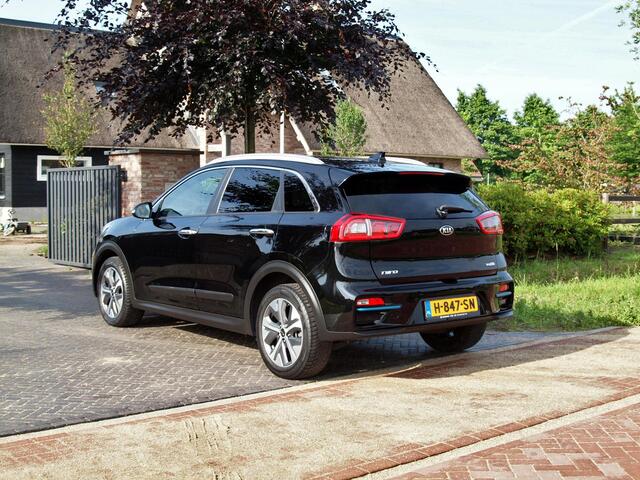 KIA e-Niro ExecutiveLine 64 kWh | Camera | Apple Carplay | Cruise Control | JBL | Leer |