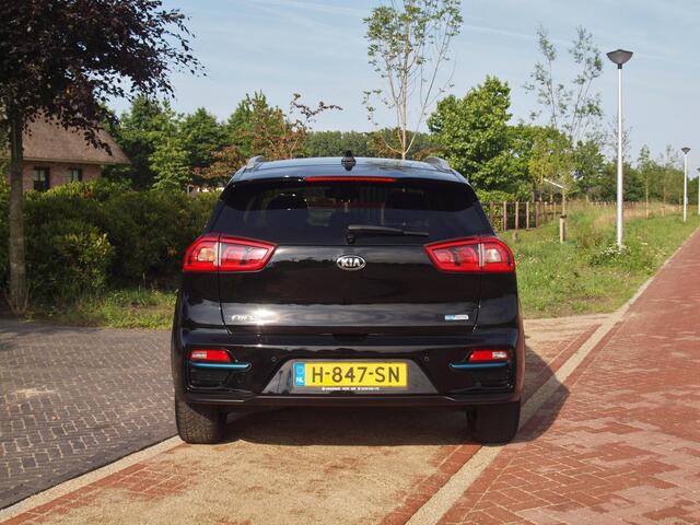 KIA e-Niro ExecutiveLine 64 kWh | Camera | Apple Carplay | Cruise Control | JBL | Leer |