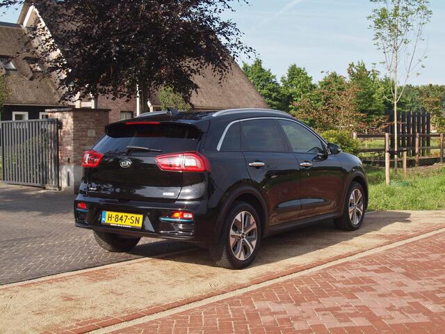 KIA e-Niro ExecutiveLine 64 kWh | Camera | Apple Carplay | Cruise Control | JBL | Leer |