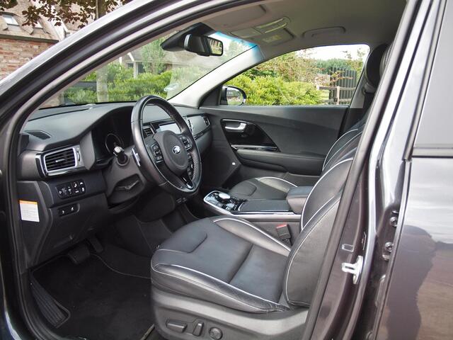 KIA e-Niro ExecutiveLine 64 kWh | Camera | Apple Carplay | Cruise Control | JBL | Leer |