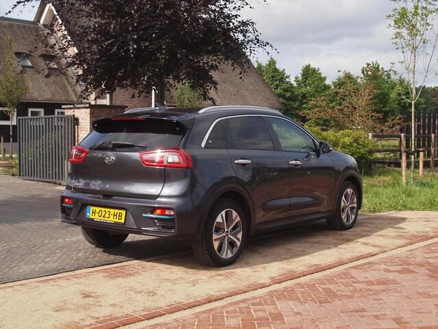 KIA e-Niro ExecutiveLine 64 kWh | Camera | Apple Carplay | Cruise Control | JBL | Leer |