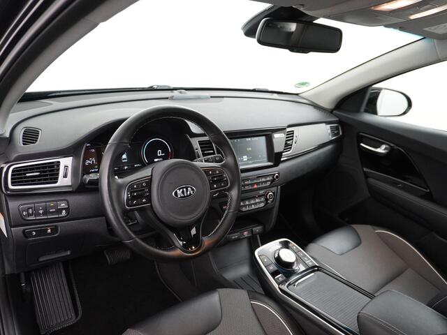 KIA e-Niro 64kWh AUT 204pk Navi Auto-Pilot Adaptive-Cruise+stop&go Apple Carplay Android Auto Pdc Led Ecc Keyless 1/2 Leder DynamicLine AEB Braking Lmv 17" Lane Assist Dwarsverkeerwaarsching 100% Dealeronderhouden Origineel Nederlandse auto