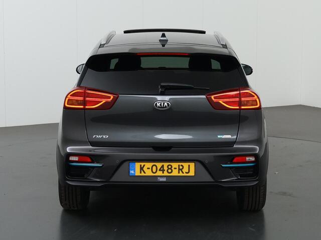 KIA e-Niro DynamicPlusLine 64 kWh | Panoramadak | Stoel/Stuurwielverwarming | Adaptieve Cruise Control | Keyless Go | LED Koplampen |
