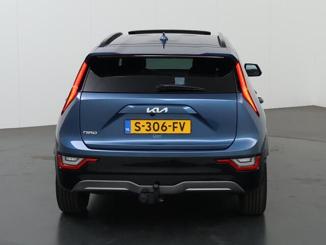 KIA e-Niro EV DynamicPlusLine 64.8 kWh | Trekhaak | Panoramadak | Stoel/Stuurwielverwarming | Head-Up Display | Dodehoek detectie |