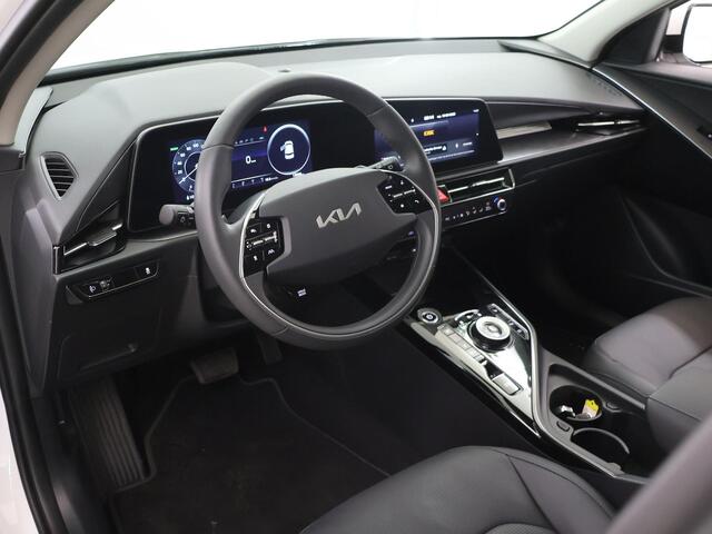 KIA e-Niro EV Edition Advanced 64.8 kWh | Navigatiesysteem | Stoelverwarming | Parkeercamera | DAB Ontvanger