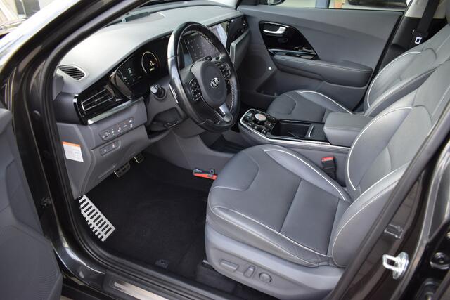 KIA e-Niro ExecutiveLine 64 kWh | 3-Fase | Warmtepomp | Cruise Control Adaptief | Navigatie | Leder | Stoel+StuurVerwarming | Tot 10Jr. Kia-Garantie
