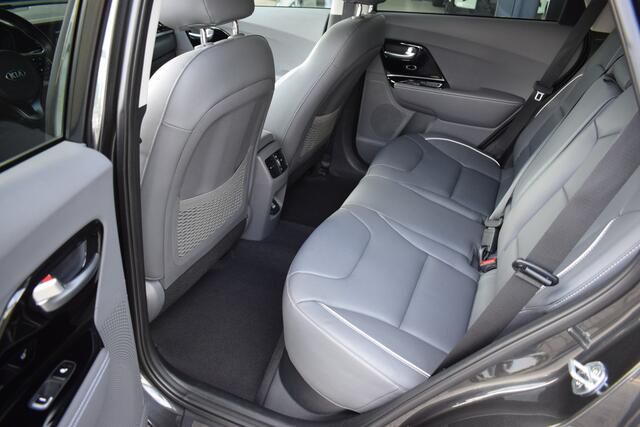KIA e-Niro ExecutiveLine 64 kWh | 3-Fase | Warmtepomp | Cruise Control Adaptief | Navigatie | Leder | Stoel+StuurVerwarming | Tot 10Jr. Kia-Garantie