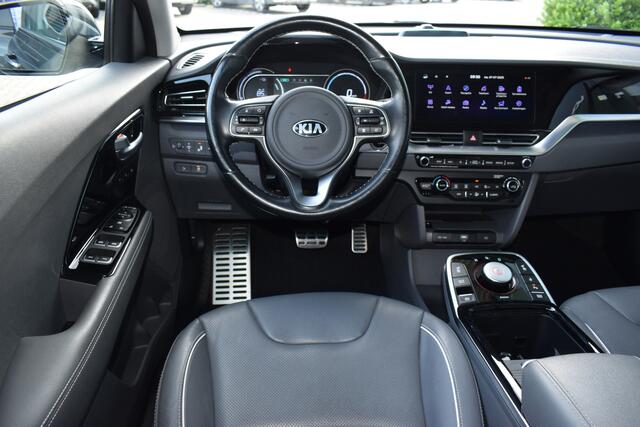 KIA e-Niro ExecutiveLine 64 kWh | 3-Fase | Warmtepomp | Cruise Control Adaptief | Navigatie | Leder | Stoel+StuurVerwarming | Tot 10Jr. Kia-Garantie