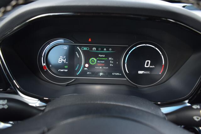 KIA e-Niro ExecutiveLine 64 kWh | 3-Fase | Warmtepomp | Cruise Control Adaptief | Navigatie | Leder | Stoel+StuurVerwarming | Tot 10Jr. Kia-Garantie