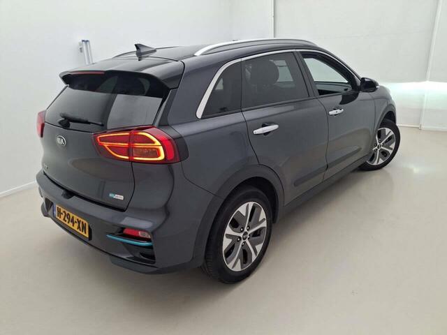 KIA e-Niro EXECUTIVELINE 64KWH 3 FASE LADEN/ACARPLAY/LEER/FABRIEKSGARANTIE