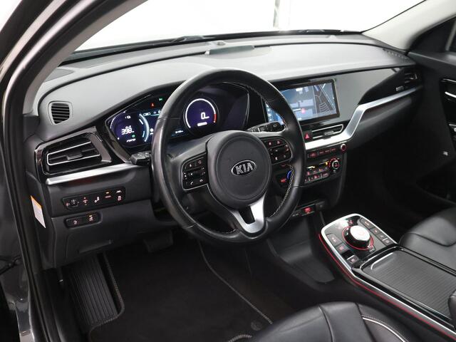 KIA e-Niro ExecutiveLine 64 kWh | Panoramadak | Lederen Bekleding | JBL Audio | Dodehoekdetectie | Stoel/Stuurwielverwarming | Stoelventilatie | Elektrisch bedienbare bestuurdersstoel met geheugenfunctie