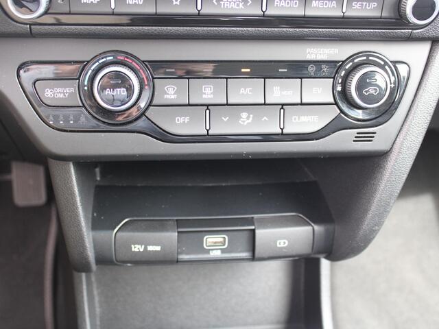 KIA e-Niro DynamicLine 64 kWh NL auto | Kia dealer onderhouden | Navigatie | Achteruitrijcamera |
