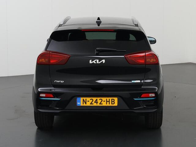 KIA e-Niro Edition 64 kWh | Stoel/Stuurwielverwarming | Navigatie | Parkeercamera | Climate control |