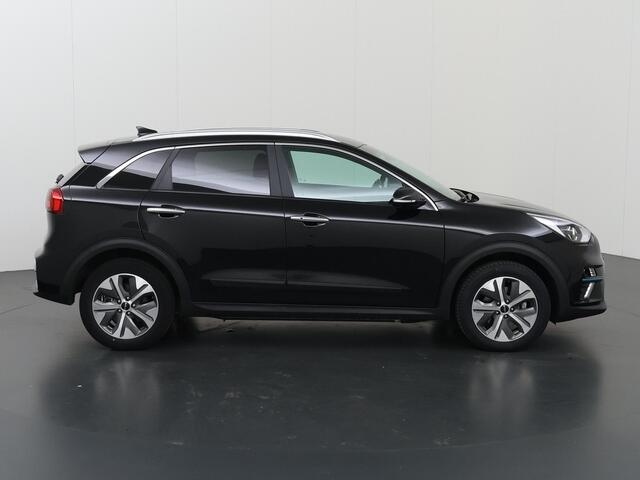 KIA e-Niro Edition 64 kWh | Stoel/Stuurwielverwarming | Navigatie | Parkeercamera | Climate control |