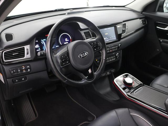 KIA e-Niro ExecutiveLine 64 kWh | Lederen Bekleding | JBL Audio | Dodehoekdetectie | Stoel/Stuurwielverwarming | Stoelventilatie | Elektrisch bedienbare bestuurdersstoel met geheugenfunctie