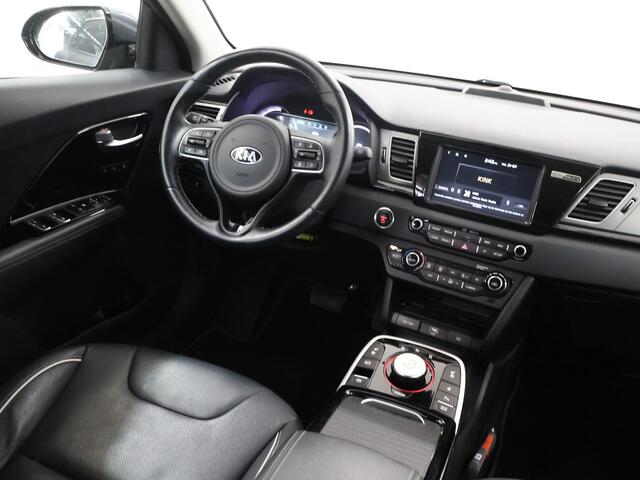 KIA e-Niro ExecutiveLine 64 kWh | Lederen Bekleding | JBL Audio | Dodehoekdetectie | Stoel/Stuurwielverwarming | Stoelventilatie | Elektrisch bedienbare bestuurdersstoel met geheugenfunctie