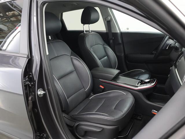 KIA e-Niro ExecutiveLine 64 kWh | Lederen Bekleding | JBL Audio | Dodehoekdetectie | Stoel/Stuurwielverwarming | Stoelventilatie | Elektrisch bedienbare bestuurdersstoel met geheugenfunctie
