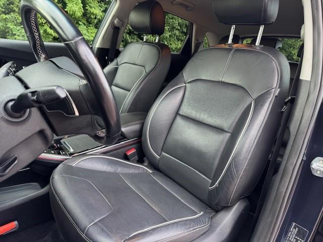 KIA e-Niro EXECUTIVELINE 64KWH 3 FASE LADEN/THAAK/ACARPLAY/FABRIEKSGARANTIE