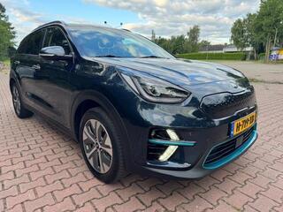 kia-e-niro-executiveline-64kwh-3-fa
