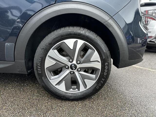 KIA e-Niro DynamicPlusLine 64 kWh Schuifdak | Stuur- & Stoelverwarming | 3-fase Laden | SOH 100% !! | ORIGINEEL NL RIJKLAAR GELEVERD MET GARANTIE! |