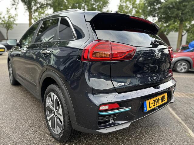 KIA e-Niro DynamicPlusLine 64 kWh Schuifdak | Stuur- & Stoelverwarming | 3-fase Laden | SOH 100% !! | ORIGINEEL NL RIJKLAAR GELEVERD MET GARANTIE! |