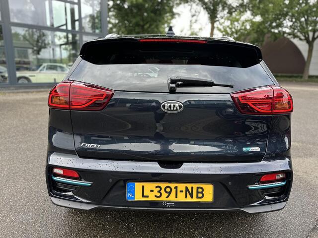 KIA e-Niro DynamicPlusLine 64 kWh Schuifdak | Stuur- & Stoelverwarming | 3-fase Laden | SOH 100% !! | ORIGINEEL NL RIJKLAAR GELEVERD MET GARANTIE! |