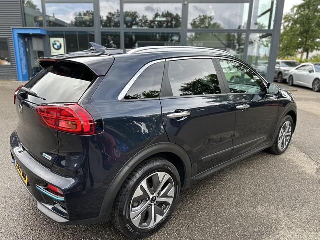 KIA e-Niro DynamicPlusLine 64 kWh Schuifdak | Stuur- & Stoelverwarming | 3-fase Laden | SOH 100% !! | ORIGINEEL NL RIJKLAAR GELEVERD MET GARANTIE! |