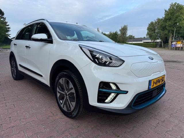 KIA e-Niro DYNAMICLINE 64KWH 3 FASE LADEN/SOH 100%/ACARPLAY/NAV/LED/FABRIEKSGARANTIE