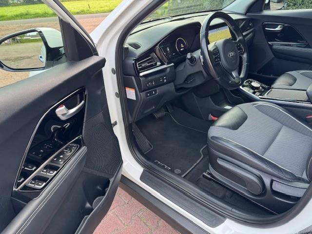 KIA e-Niro DYNAMICLINE 64KWH 3 FASE LADEN/SOH 100%/ACARPLAY/NAV/LED/FABRIEKSGARANTIE