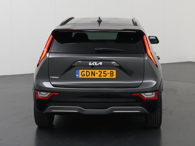 KIA e-Niro EV Edition Advanced 64.8 kWh | Navigatie | Parkeercamera | Stoelverwarming | Keyless Go |