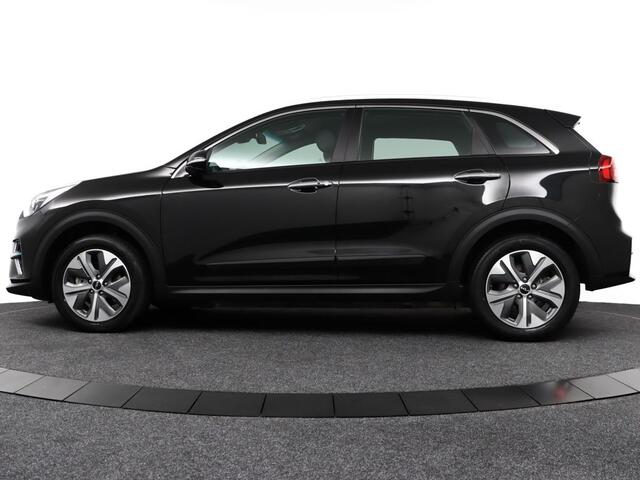 KIA e-Niro DynamicLine 64 kWh - SOH 97,7% - Apple CarPlay/Android Auto - Achteruitrijcamera - Adaptieve Cruise Control - Navigatie - Climate Control - Fabrieksgarantie tot 04-2029