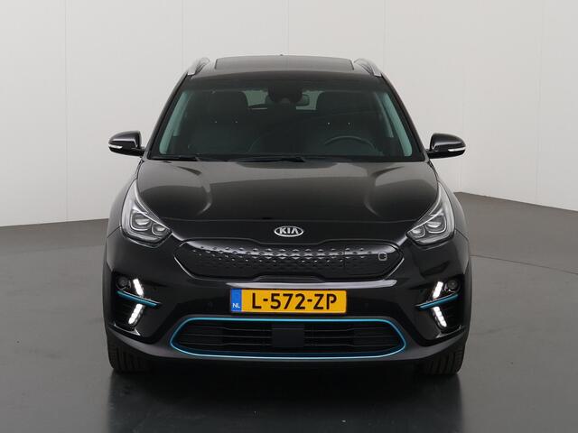 KIA e-Niro ExecutiveLine 64 kWh | Panoramadak | Lederen Bekleding | JBL Audio | Dodehoekdetectie | Stoel/Stuurwielverwarming | Stoelventilatie | Elektrisch bedienbare bestuurdersstoel met geheugenfunctie