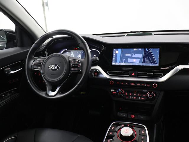 KIA e-Niro ExecutiveLine 64 kWh | Panoramadak | Lederen Bekleding | JBL Audio | Dodehoekdetectie | Stoel/Stuurwielverwarming | Stoelventilatie | Elektrisch bedienbare bestuurdersstoel met geheugenfunctie