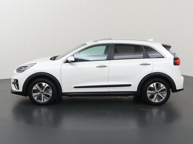KIA e-Niro ExecutiveLine 64 kWh | Panoramadak | Lederen Bekleding | JBL Audio | Dodehoekdetectie | Stoel/Stuurwielverwarming | Stoelventilatie | Elektrisch bedienbare bestuurdersstoel met geheugenfunctie