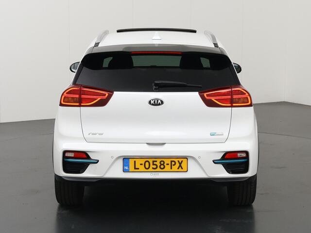 KIA e-Niro ExecutiveLine 64 kWh | Panoramadak | Lederen Bekleding | JBL Audio | Dodehoekdetectie | Stoel/Stuurwielverwarming | Stoelventilatie | Elektrisch bedienbare bestuurdersstoel met geheugenfunctie