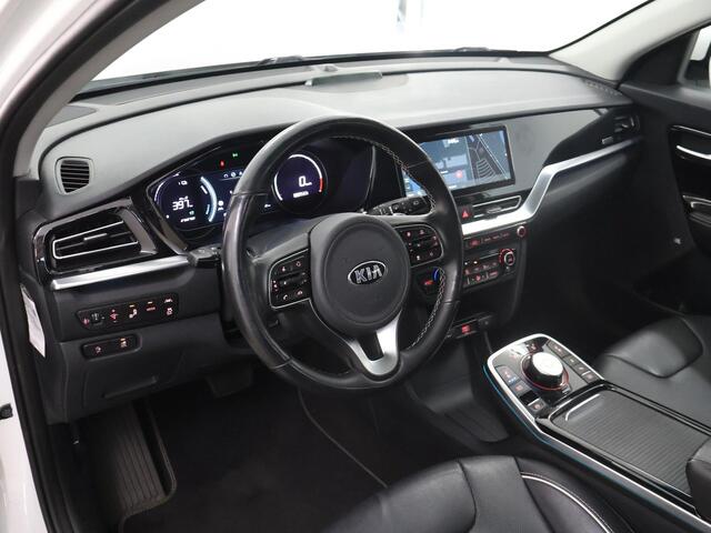 KIA e-Niro ExecutiveLine 64 kWh | Panoramadak | Lederen Bekleding | JBL Audio | Dodehoekdetectie | Stoel/Stuurwielverwarming | Stoelventilatie | Elektrisch bedienbare bestuurdersstoel met geheugenfunctie