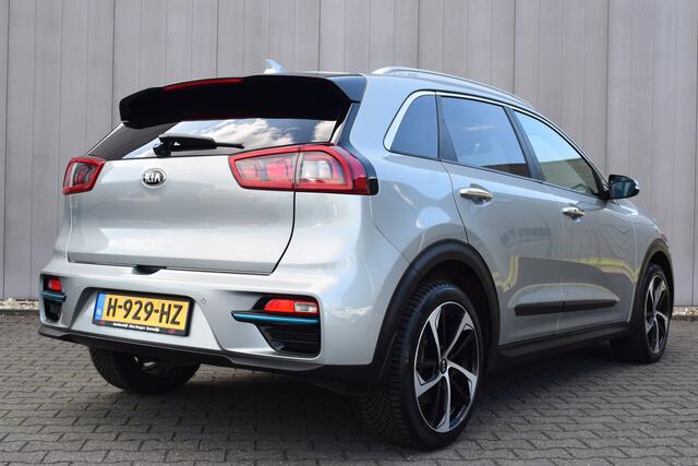KIA e-Niro ExecutiveLine 64 kWh Trekhaak | JBL | Schuif/Kanteldak | Zwart Leder | Stoelverkoeling | Virtual Cockpit | Warmtepomp