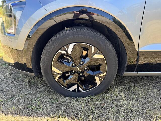 KIA e-Niro EV Edition Advanced 64.8 kWh | All-Season Banden | Elektrische Bestuurdersstoel | Leder | Adaptieve Cruise Control | Enz...