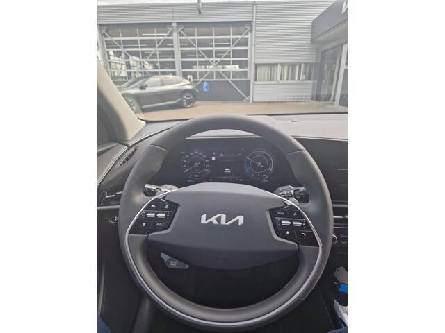 KIA e-Niro EV Light Advanced 64.8 kWh | Voorraadactie | Stoel / Stuurverwarming | Sfeerverlichting | Parkeercamera | Navigatie |