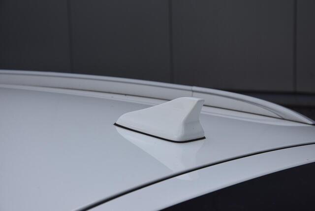 KIA e-Niro DynamicLine 64 kWh | Dealer onderhouden | Kia-garantie | 150KW - 3 fase |