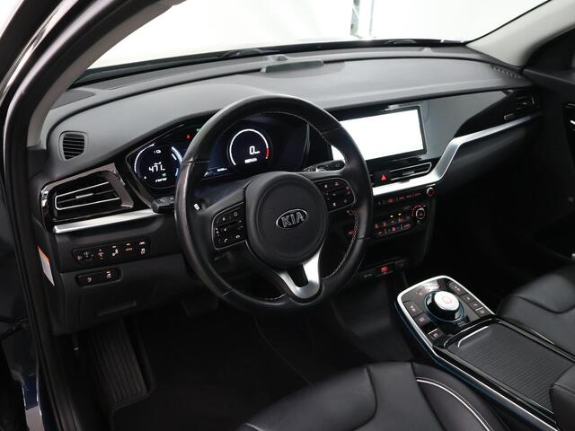 KIA e-Niro ExecutiveLine 64 kWh | Panoramadak | Lederen Bekleding | JBL Audio | Dodehoekdetectie | Stoel/Stuurwielverwarming | Stoelventilatie | Elektrisch bedienbare bestuurdersstoel met geheugenfunctie