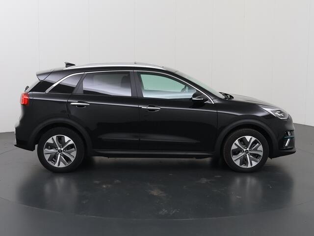KIA e-Niro DynamicPlusLine 64 kWh | Panoramadak | Stoel/Stuurwielverwarming | Adaptieve Cruise Control | Keyless Go | LED Koplampen |