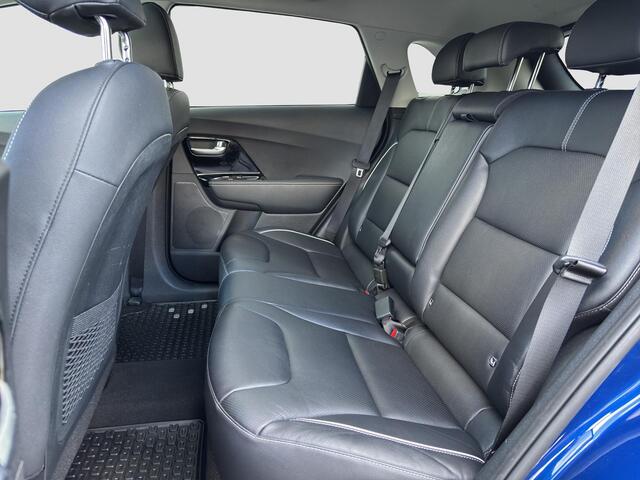KIA e-Niro ExecutiveLine 64 kWh Kia e-Niro ExecutiveLine 64kWh | Leder | Navigatie | Apple Carplay & Android Auto | Schuif-/kanteldak |