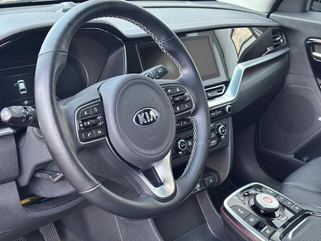 KIA e-Niro ExecutiveLine 64 kWh Kia e-Niro ExecutiveLine 64kWh | Leder | Navigatie | Apple Carplay & Android Auto | Schuif-/kanteldak |