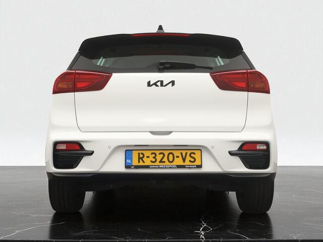 KIA e-Niro 64kWh Edition (SOH 100%) - Zwarte wrap - Navigatie - Camera - Stoel- en stuurverwarming - Adaptive cruise control - Fabrieksgarantie tot 04-2029