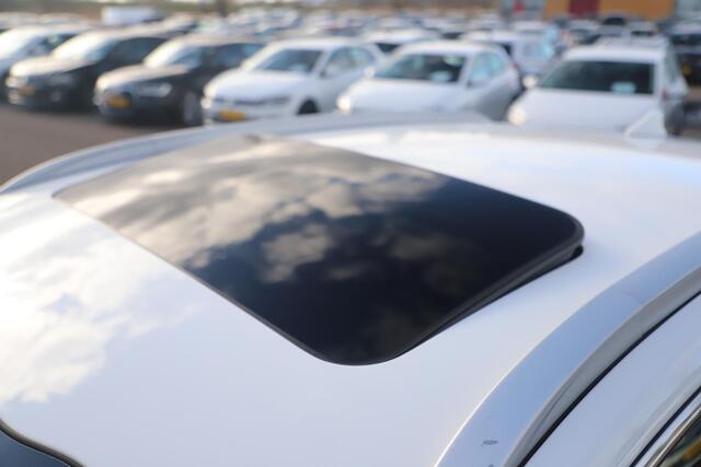 KIA e-Niro DynamicPlusLine Incl. BTW Schuifdak Keyless Half Leder Navigatie Achteruitrijcamera Stuur & Stoelverwarming Carplay Android