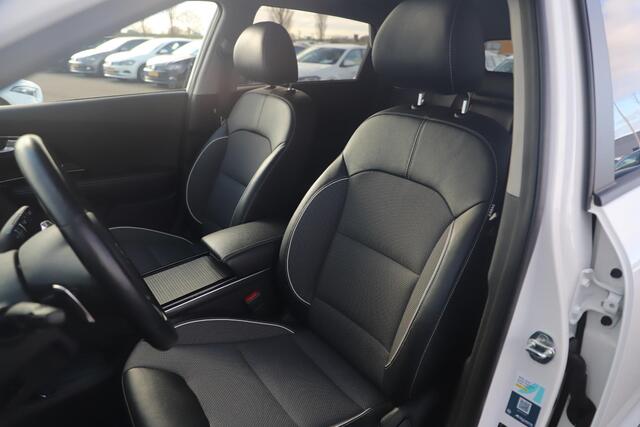 KIA e-Niro DynamicPlusLine Incl. BTW Schuifdak Keyless Half Leder Navigatie Achteruitrijcamera Stuur & Stoelverwarming Carplay Android