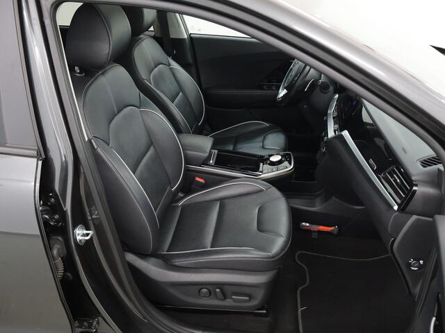 KIA e-Niro ExecutiveLine 64 kWh | Panoramadak | Lederen Bekleding | JBL Audio | Dodehoekdetectie | Stoel/Stuurwielverwarming | Stoelventilatie | Elektrisch bedienbare bestuurdersstoel met geheugenfunctie