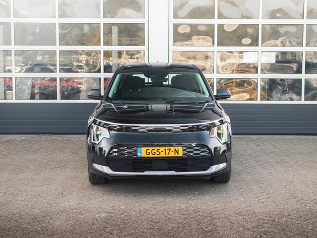 KIA e-Niro EV Light Edition 64.8 kWh | Navigatie | Achteruitrijcamera | Airco | Cruise control Adaptieve |